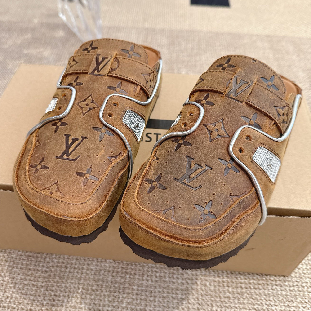 Classic Retro Boken Toe-Covered Sandals 1026062314