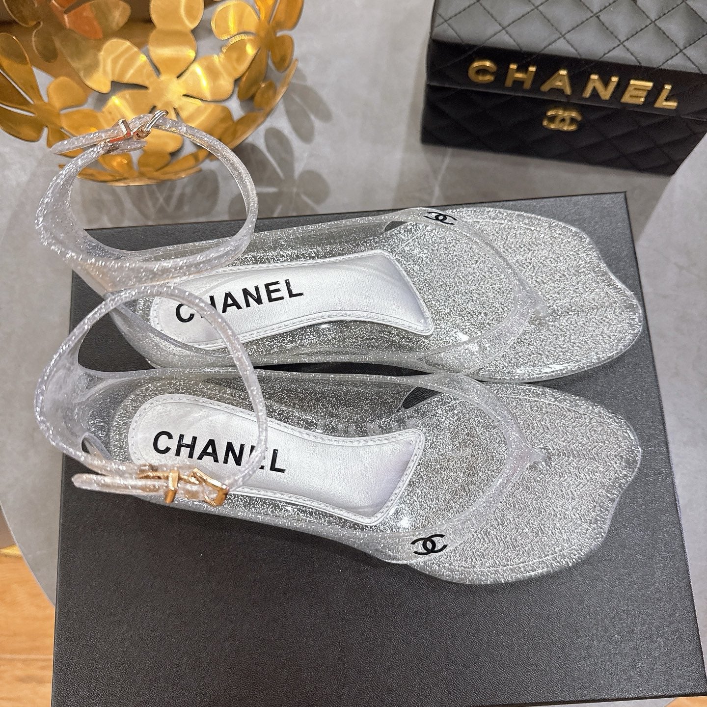 Best-Selling Beach Sandals 1026060401