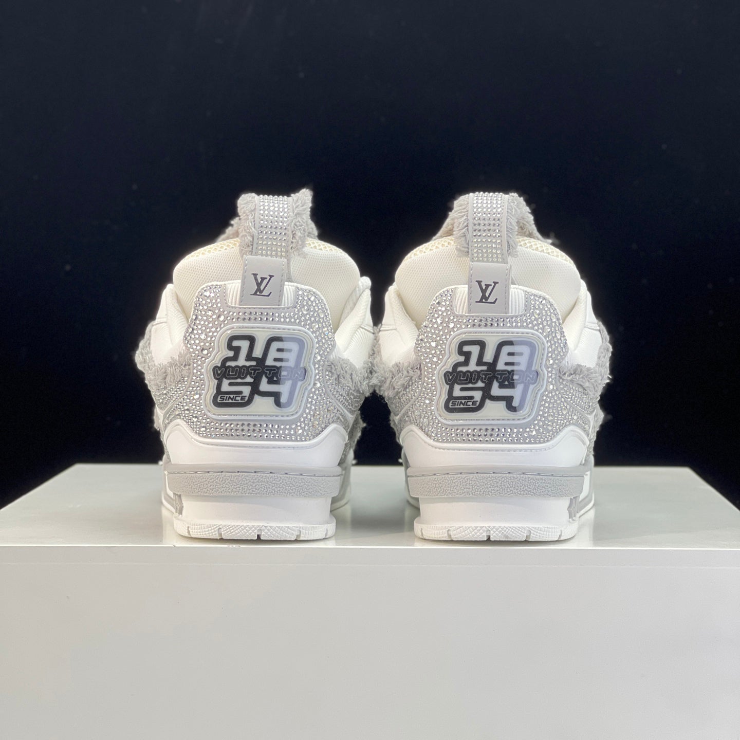 Fashionable Chunky-Soled Sneakers 1026060406