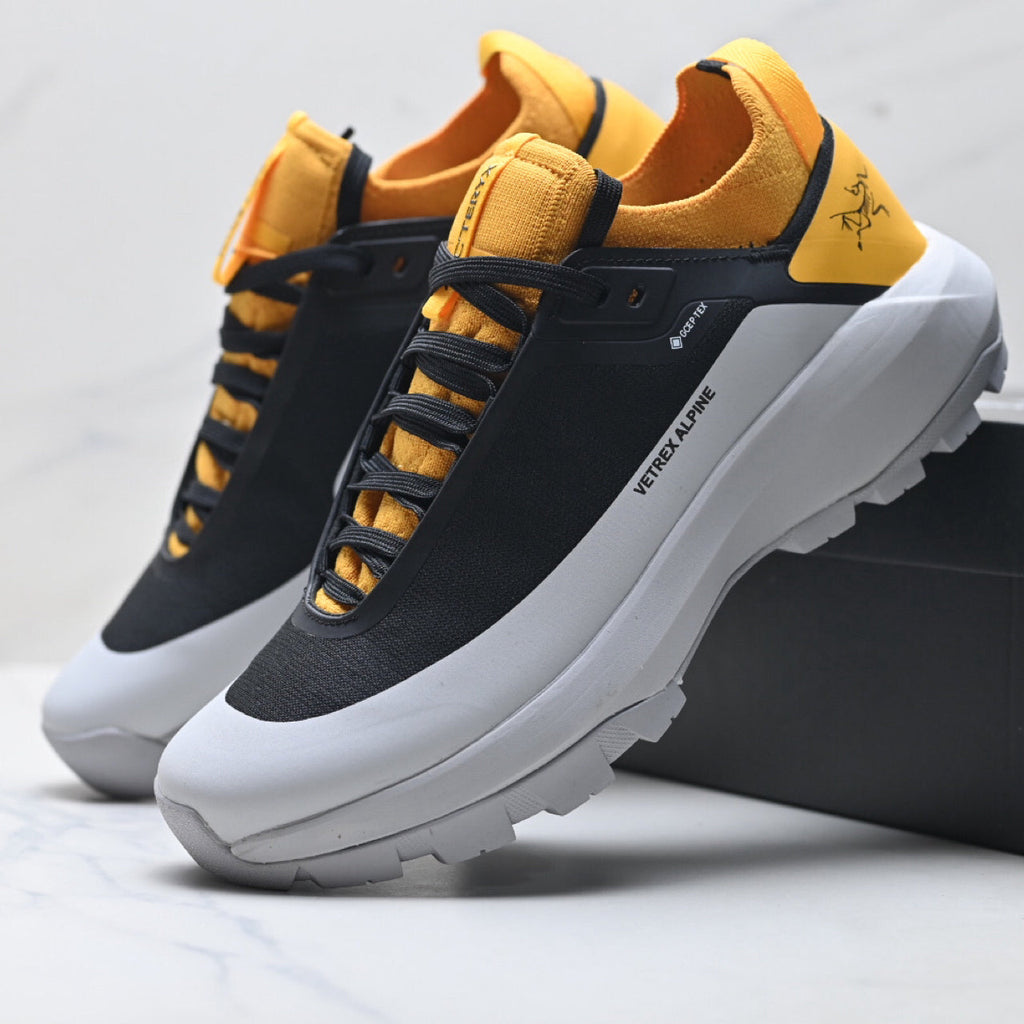 Low-top outdoor running shoes 1026042209