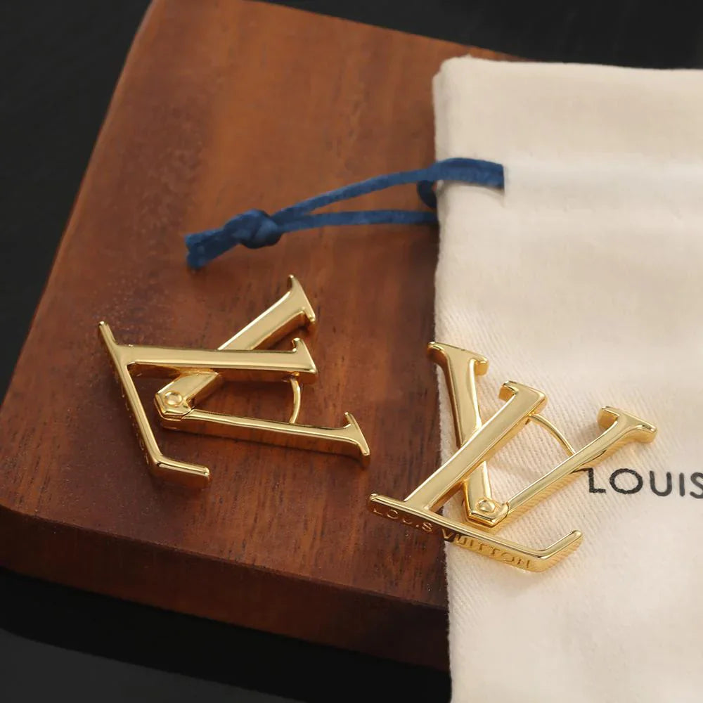 New classic fashion versatile earrings 1024012316