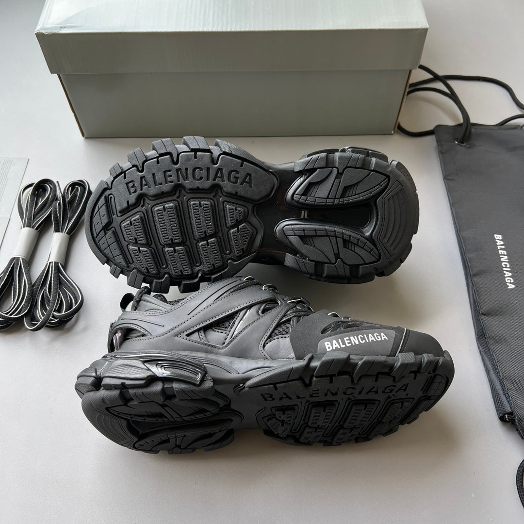 Men's and Women's Sneakers 1026060409