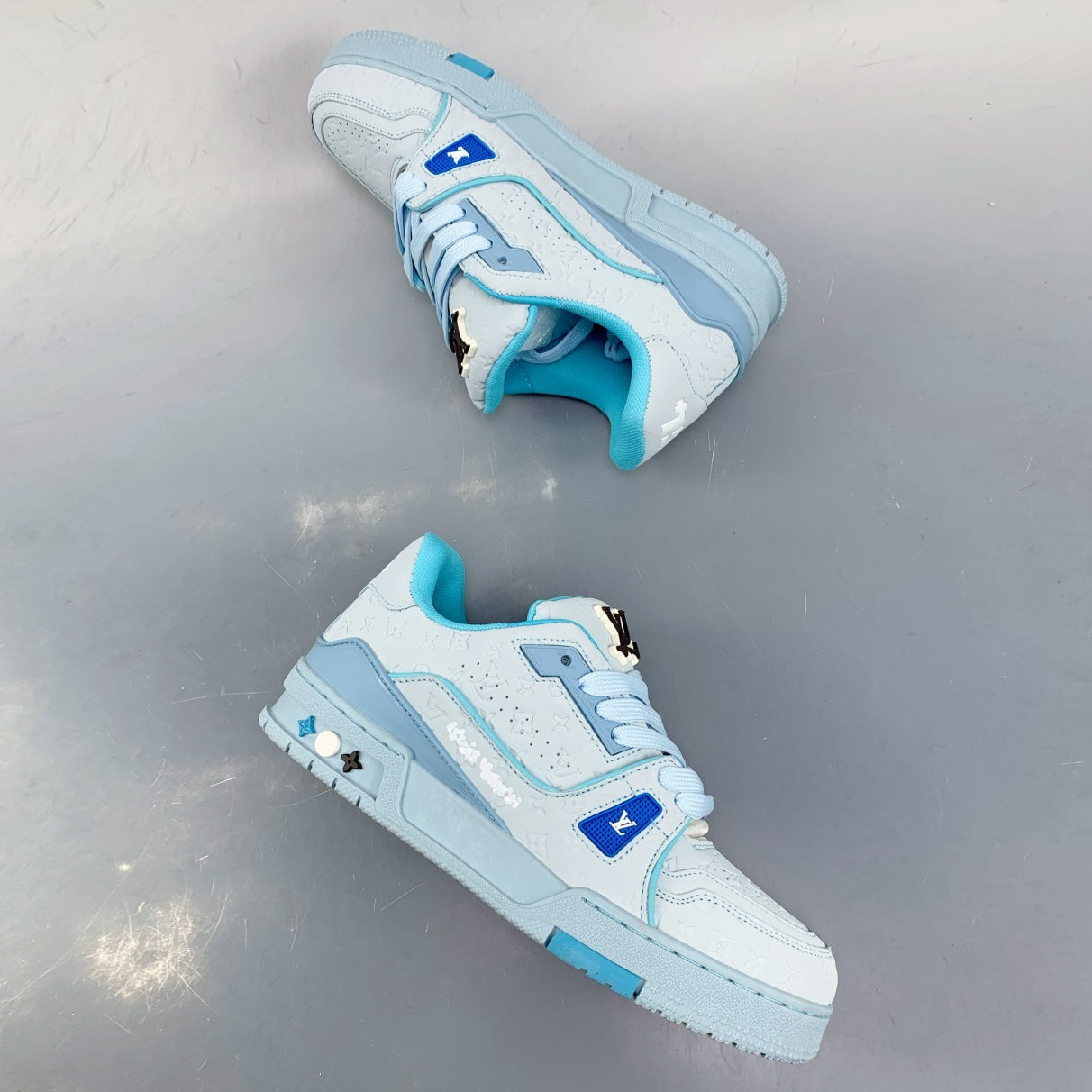 Casual and Versatile Sneakers 1026060501