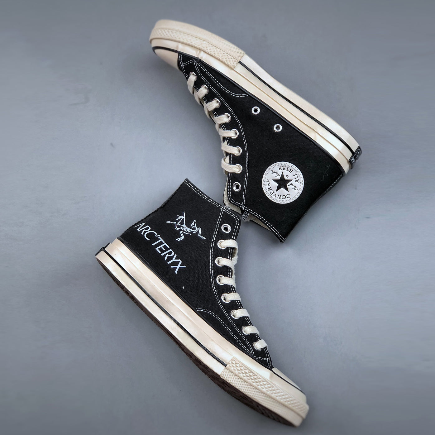 Classic Graffiti Limited Edition Canvas Sneakers 1026042206