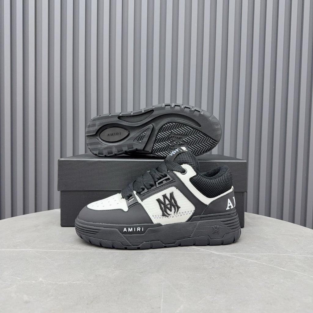 Men's and Women's Leather Sneakers 1026060407