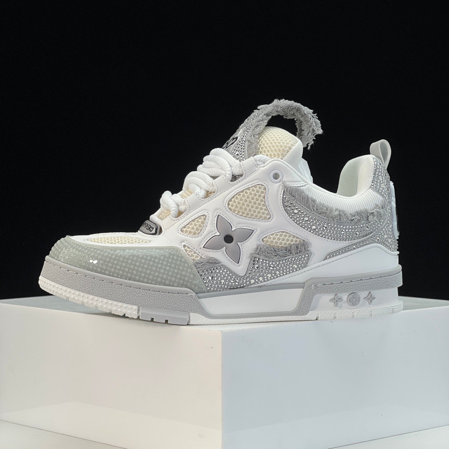 Fashionable Chunky-Soled Sneakers 1026060406