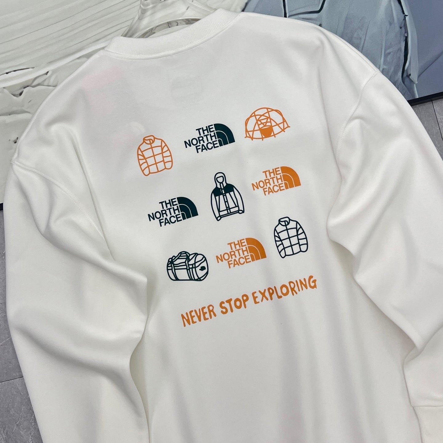Limited-Edition Couples' Sweatshirts 1026042420