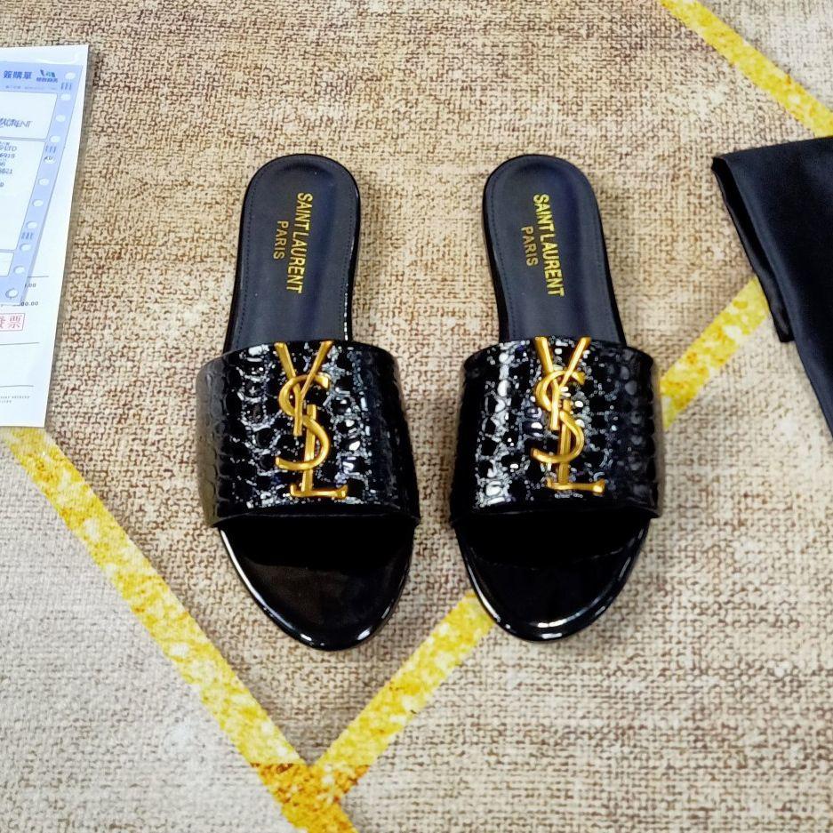 New Slippers Fashion Sandals 1024031124