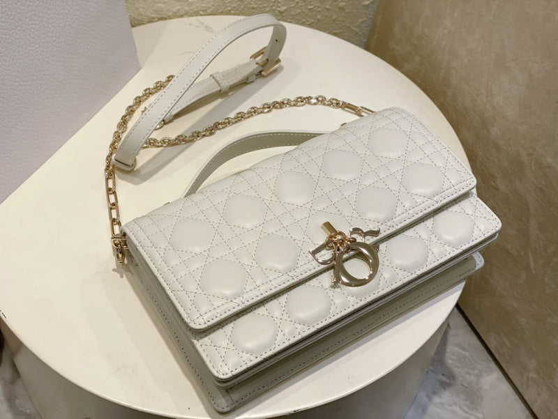 New leather handbags in five colors X083001