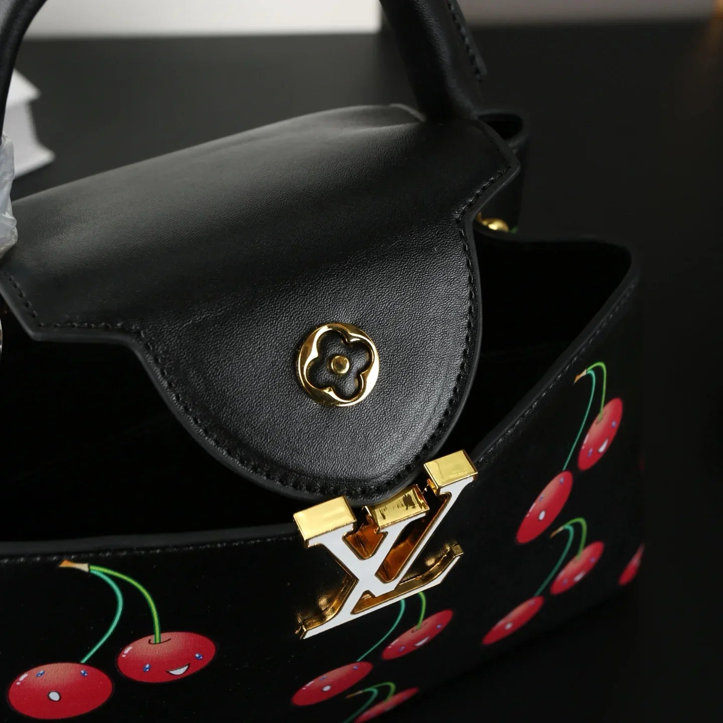 Cherry Kapusin Shoulder Bag 1025060915