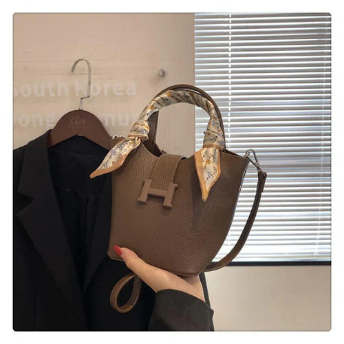 All-match Fashion Portable Messenger Bag 1024041612