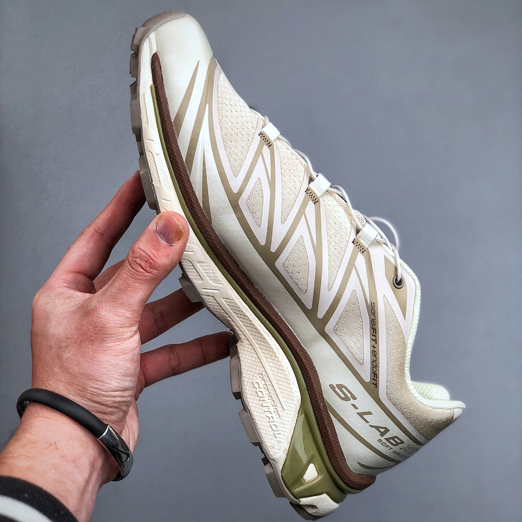 Outdoor trail running shoes 1026041702