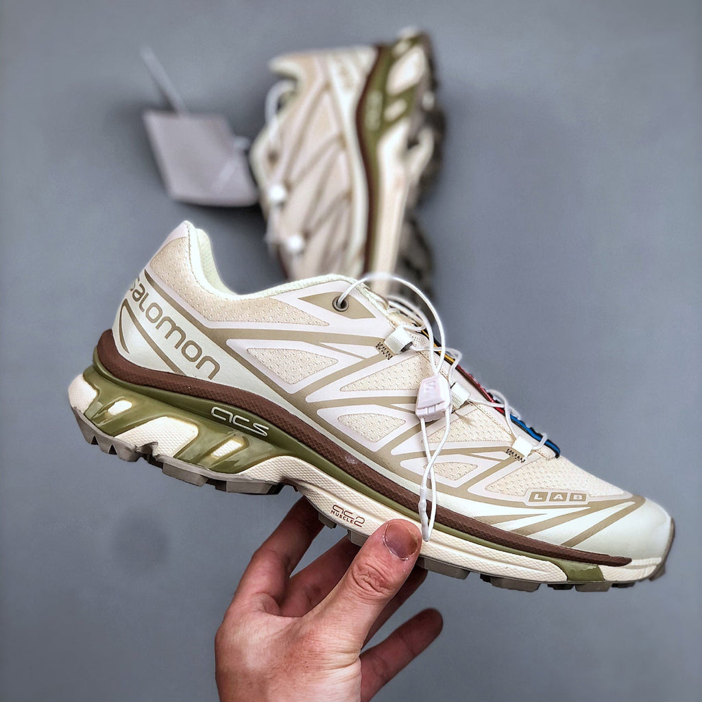 Outdoor trail running shoes 1026041702