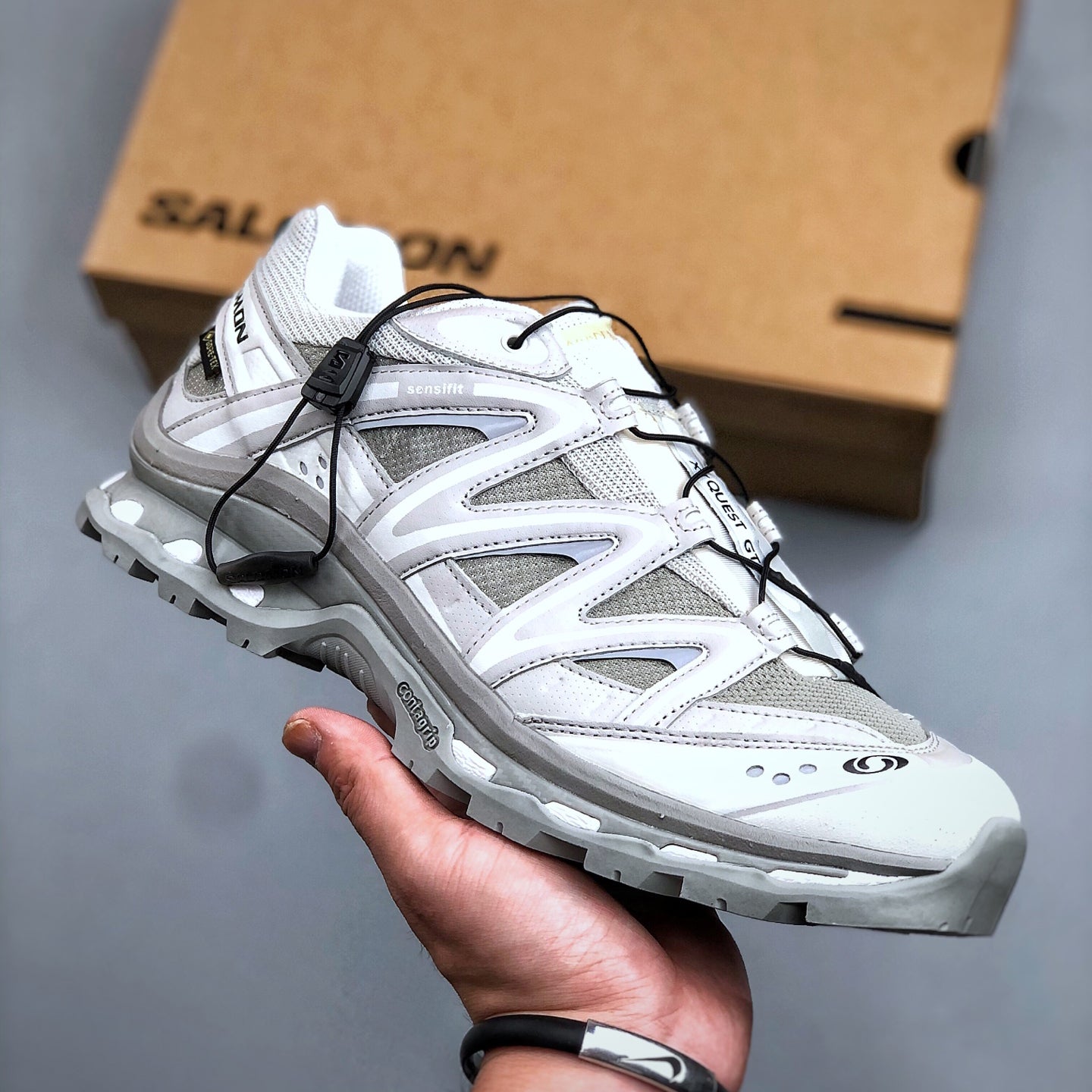 Outdoor trail running shoes 1026041703