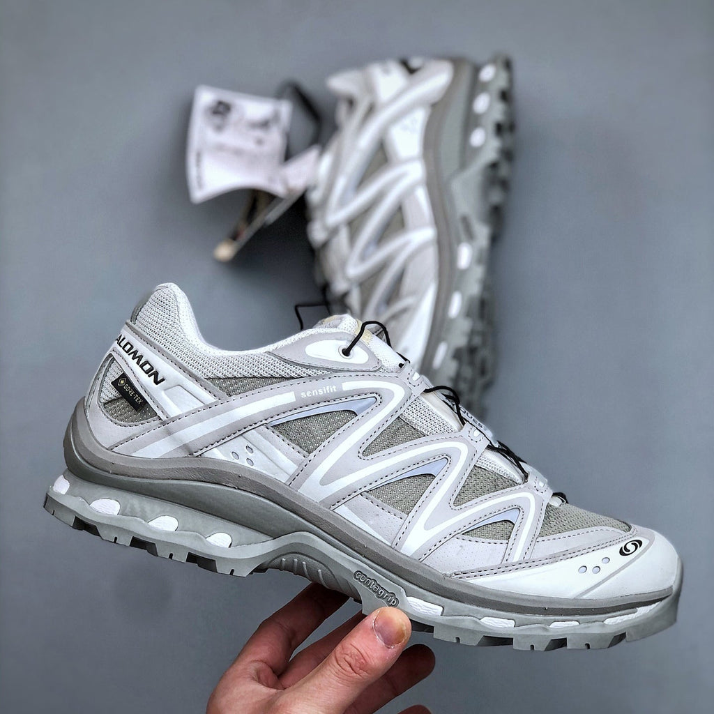 Outdoor trail running shoes 1026041703