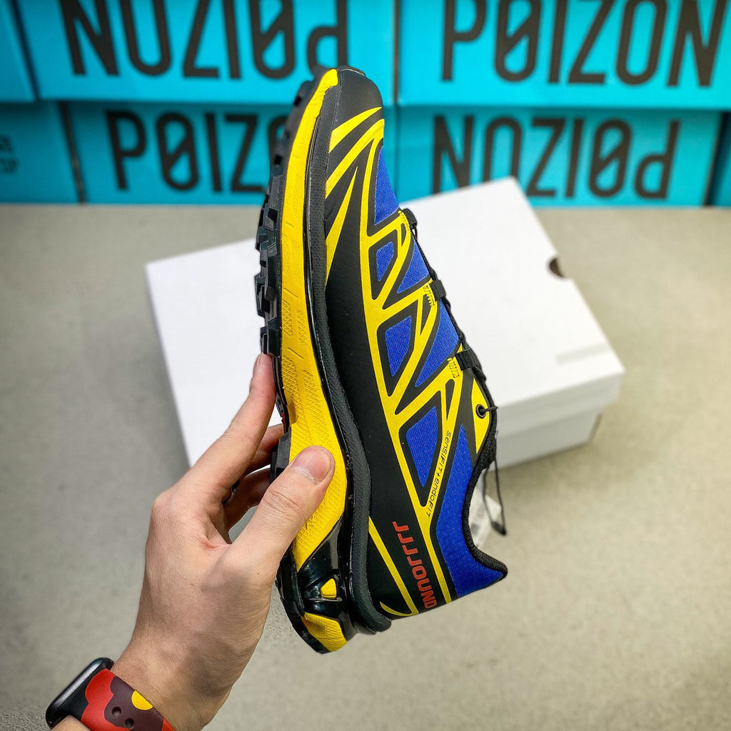 Outdoor trail running shoes 1026041705