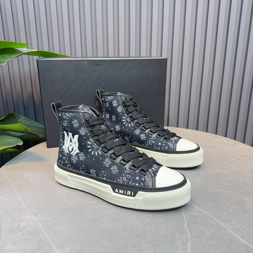 Trendy Couple Bone-Print Sneakers 1026060518