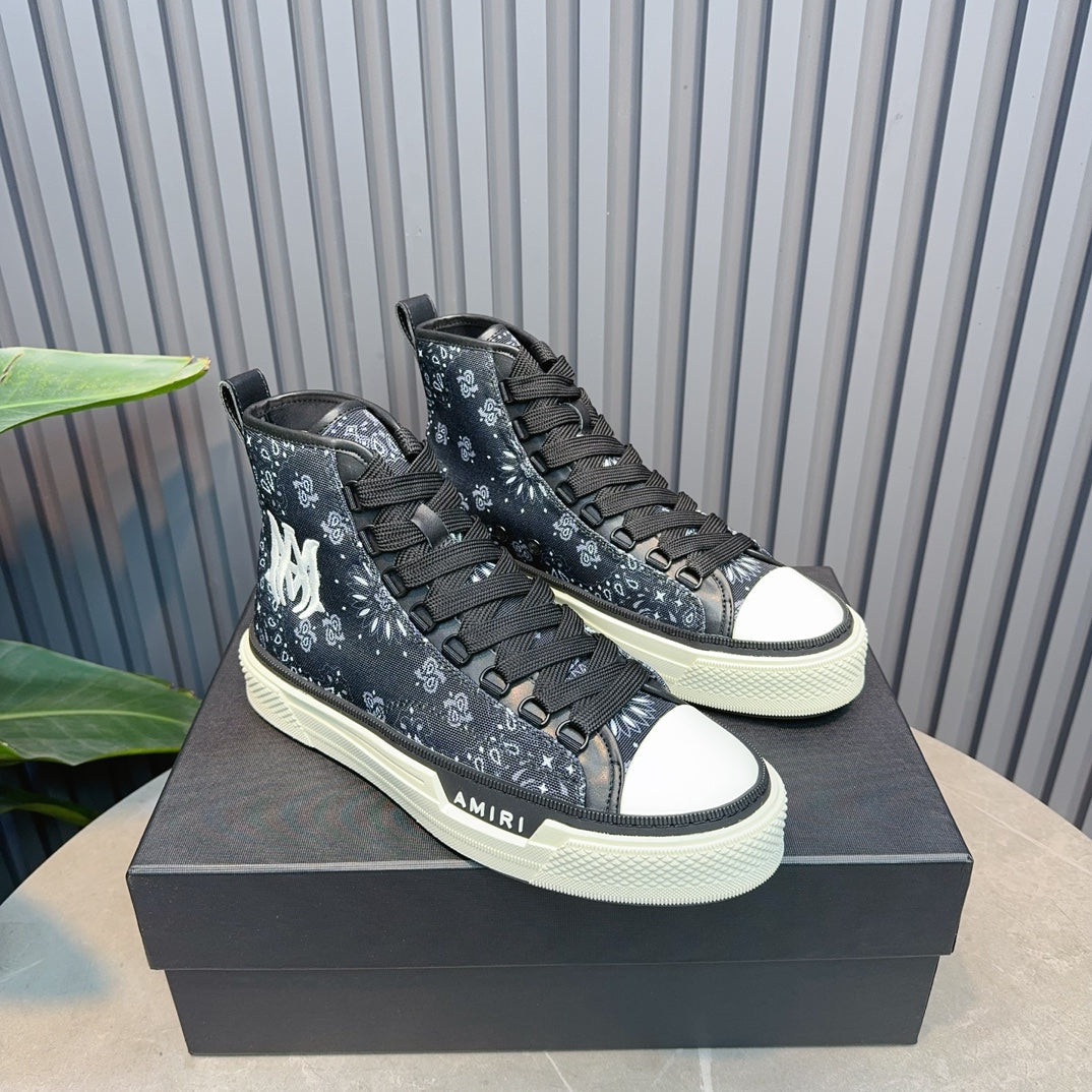 Trendy Couple Bone-Print Sneakers 1026060518
