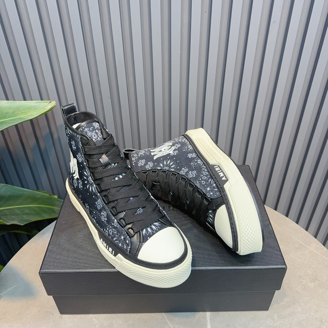 Trendy Couple Bone-Print Sneakers 1026060518