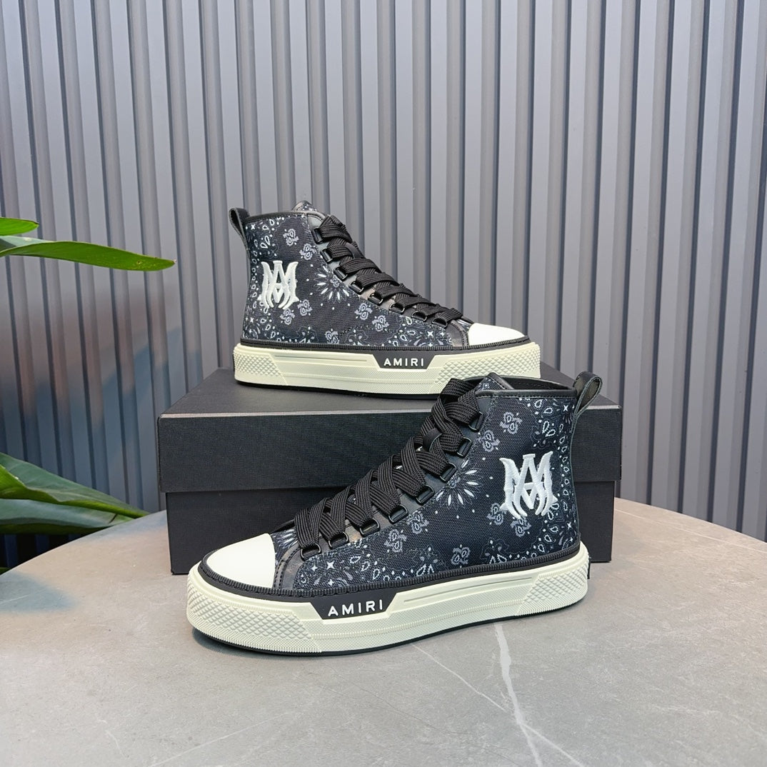 Trendy Couple Bone-Print Sneakers 1026060518