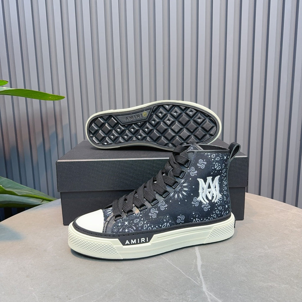 Trendy Couple Bone-Print Sneakers 1026060518