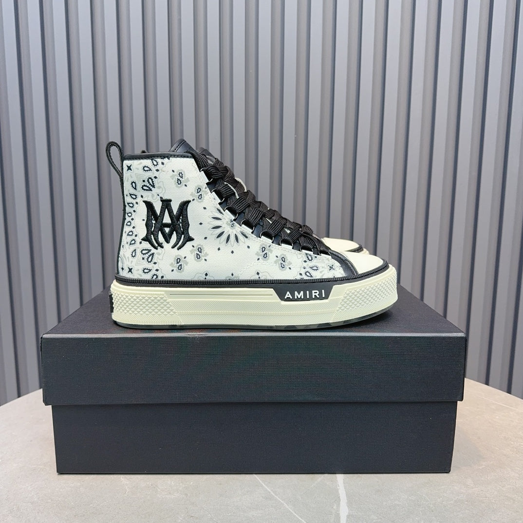 Trendy Couple Bone-Print Sneakers 1026060517