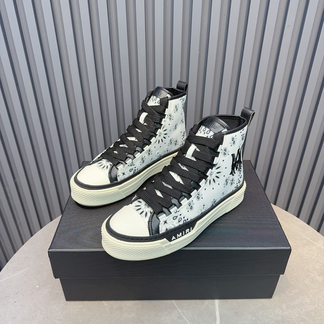 Trendy Couple Bone-Print Sneakers 1026060517