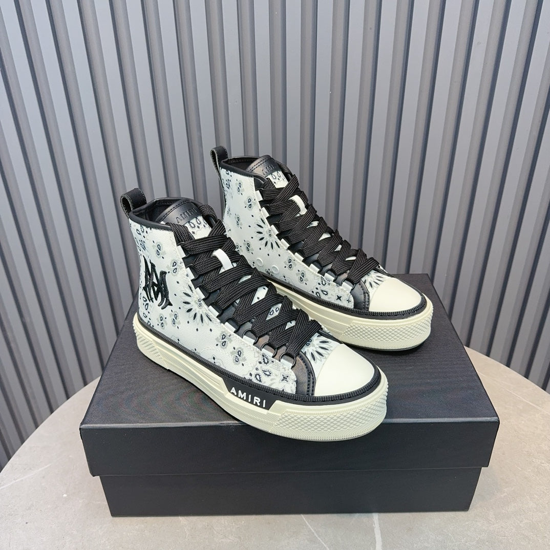 Trendy Couple Bone-Print Sneakers 1026060517