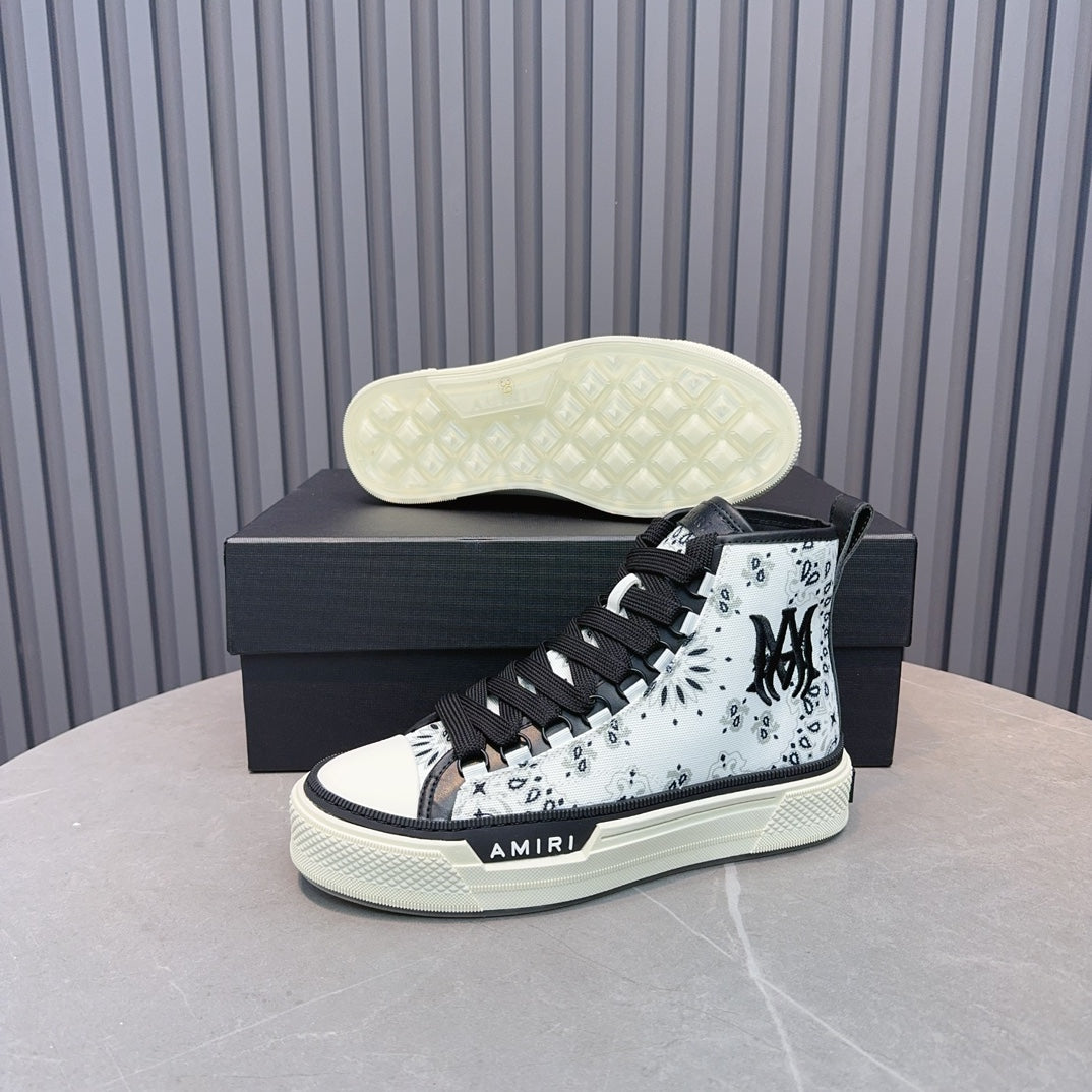 Trendy Couple Bone-Print Sneakers 1026060517
