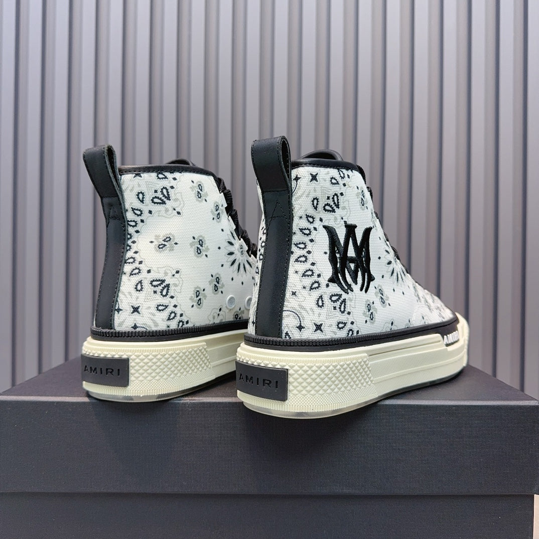 Trendy Couple Bone-Print Sneakers 1026060517