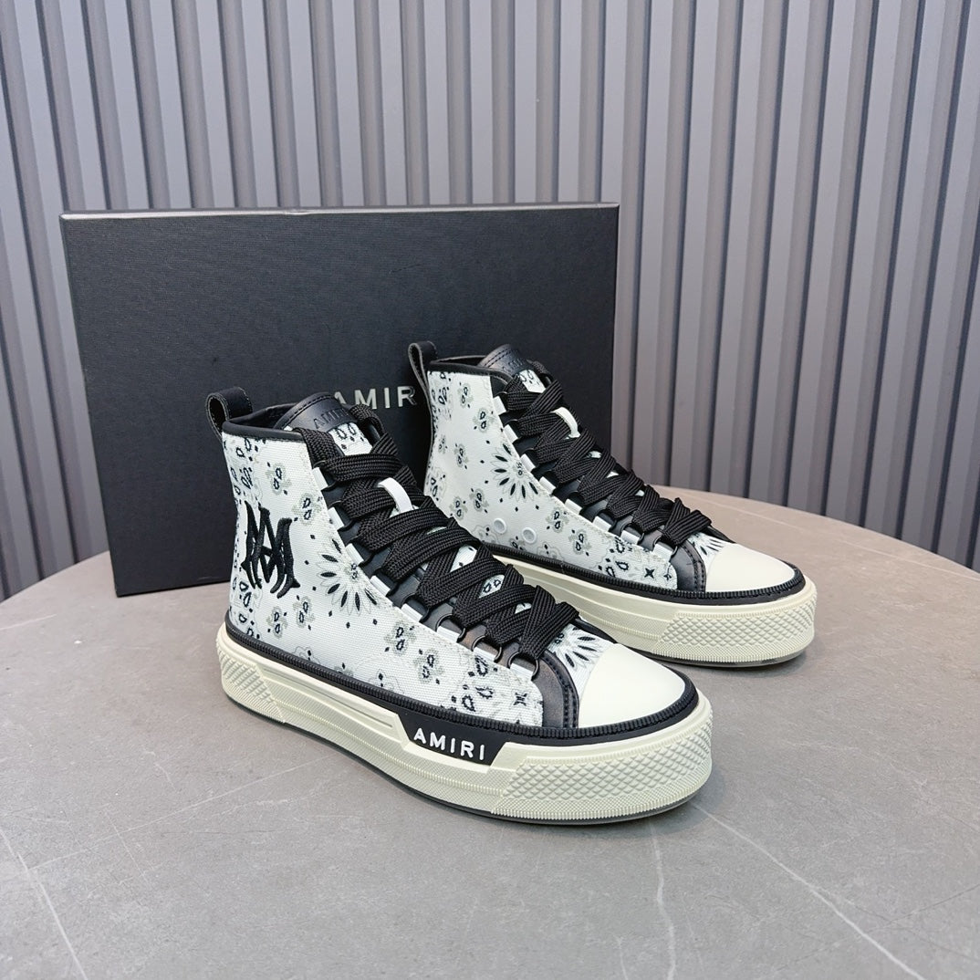 Trendy Couple Bone-Print Sneakers 1026060517